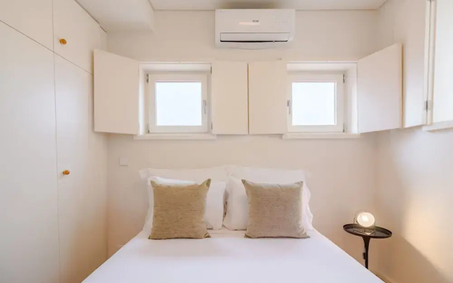 Spacious 2-bedroom Retreat in Porto