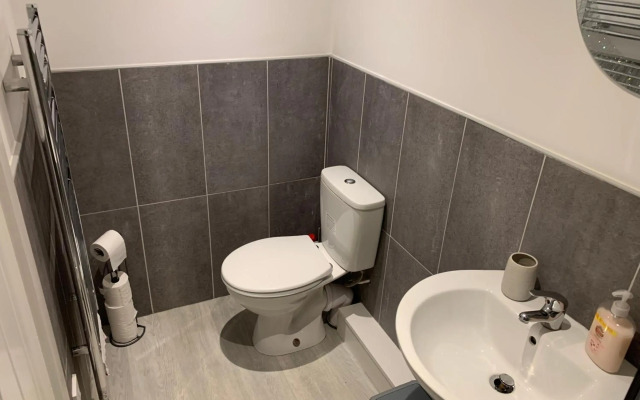 Modern Serviced Apartment - Near City Centre