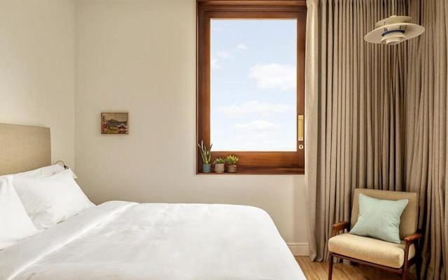 Fort Road Hotel