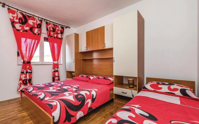 Amazing Home in Dinjiska With Wifi and 1 Bedrooms