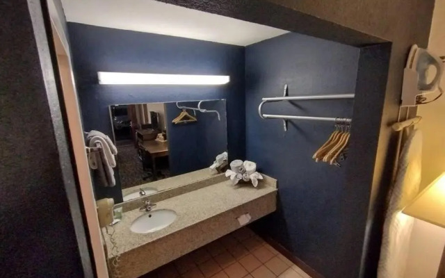 OSU 2 Queens WI-FI Hotel 208 Booking
