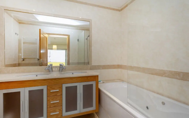 LxWay Apartments Costa da Guia