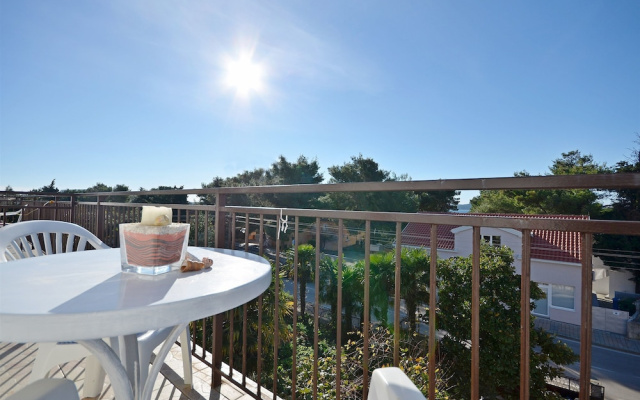 Apartments and Rooms Bepina