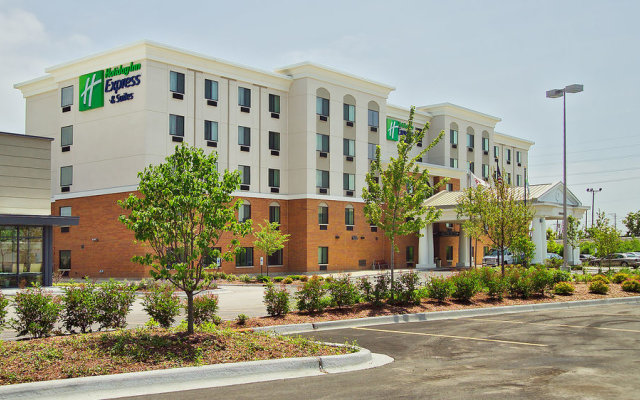 Holiday Inn Express & Suites Chicago West-O'Hare A 1