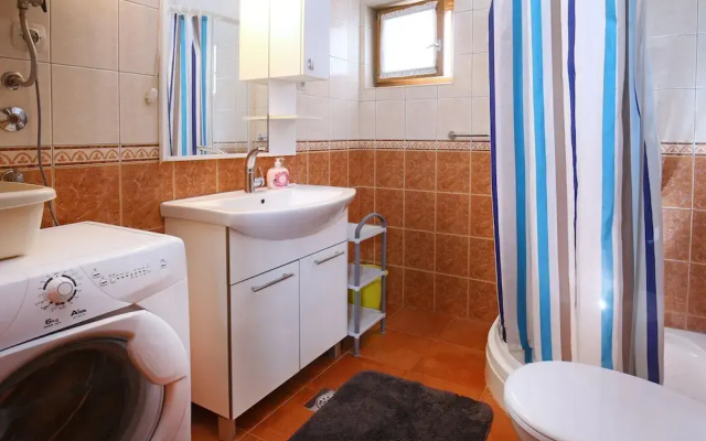 Apartments Boro - Two Bedroom Apartment With Terrace