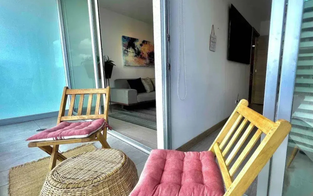 Beautiful Apt-balcony in La Carolina 70 Qled TV