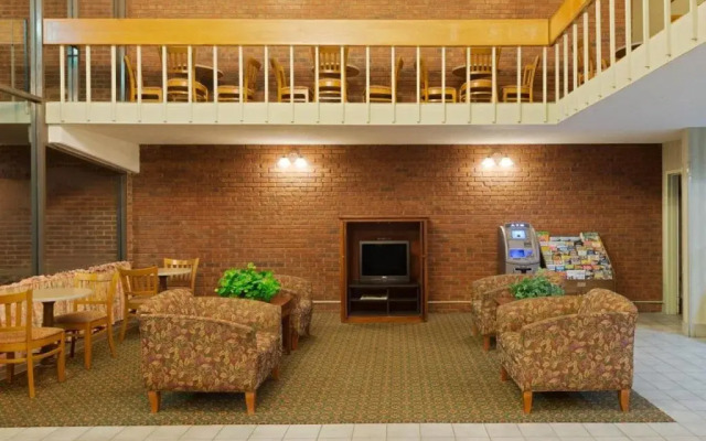 Travelodge Six Flags / Gray Summit