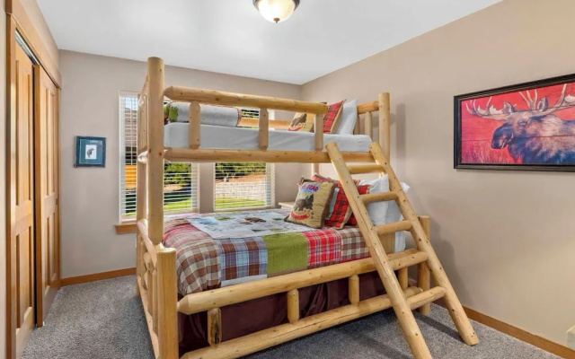 Dog-friendly Ronald Vacation Rental Cabin!