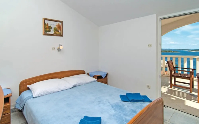 Nice Home in Sevid With 6 Bedrooms and Outdoor Swimming Pool