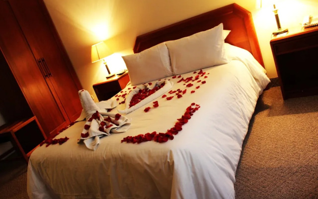 Qarmenqa Hotel