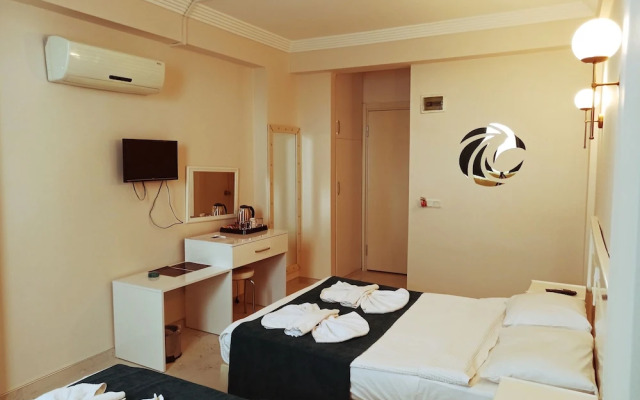 Aquila Beach Hotel