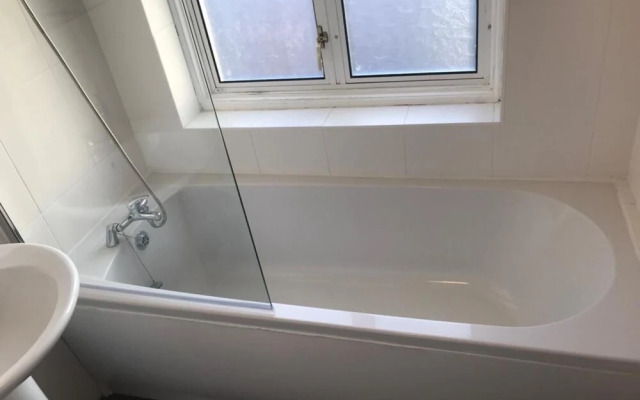 Impeccable 2-Bed Cottage in Dagenham