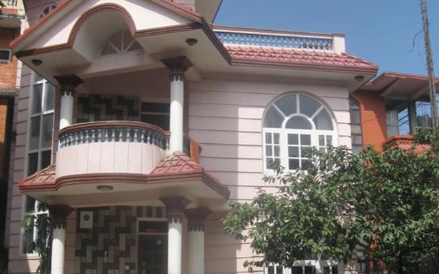 Отель Nepal Travelers Home Непал, Катманду - отзывы, цены и фото номеров - забронировать отель Nepal Travelers Home онлайн вид на фасад