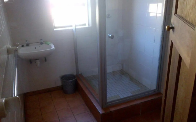 Gansbaai Lodge & Backpackers