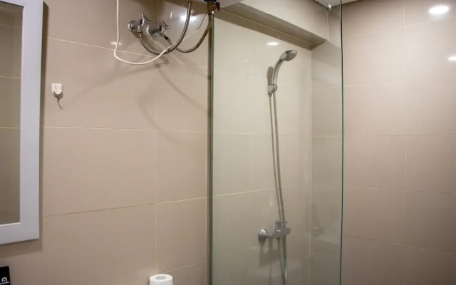 Comfort 2Br Loft Apartment At Maqna Residence