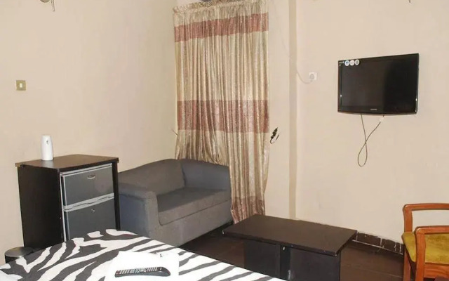 Emglo Suites