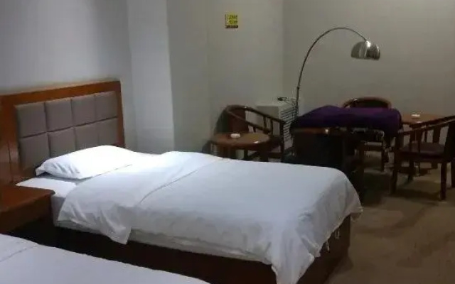 Jinzhong Holiday Business Hotel (Shaqu Court Military District General Hospital)