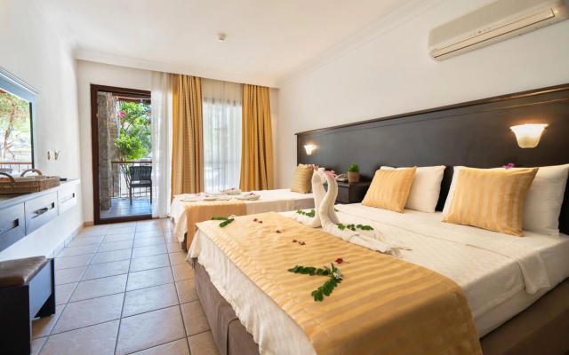 Ata Lagoon Beach Hotel