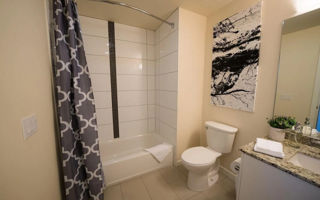 Ocean View I by AvantStay | Home in the Heart of DT w/ City & Ocean Views!