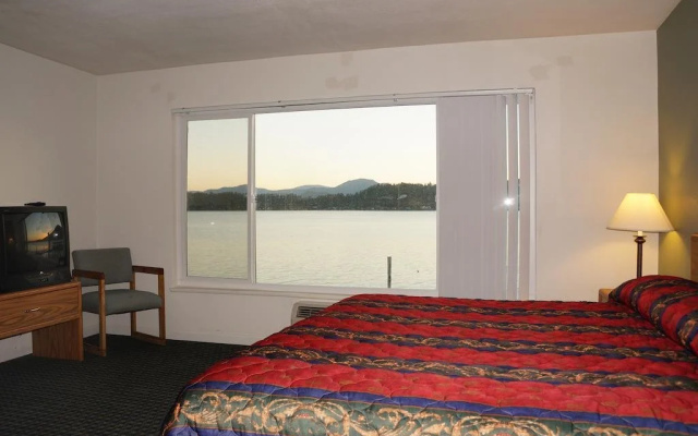 Lake Marina Inn