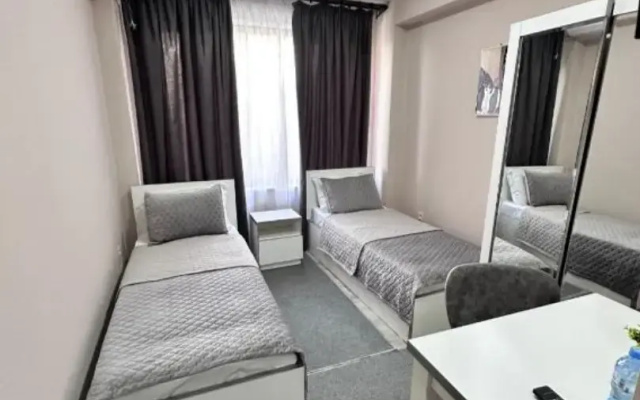 Lider Hotel (Лидер)