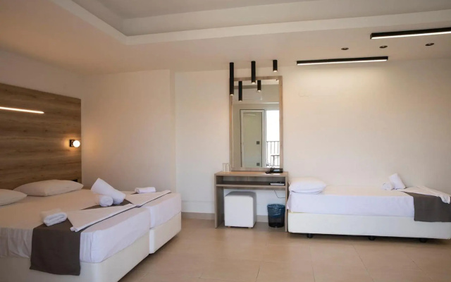 Dafni Plus Hotel