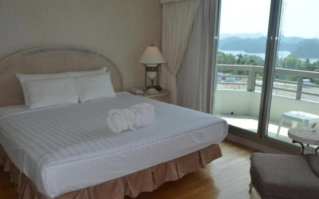 Palasia Hotel