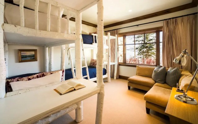 Horizon Pass Lodge