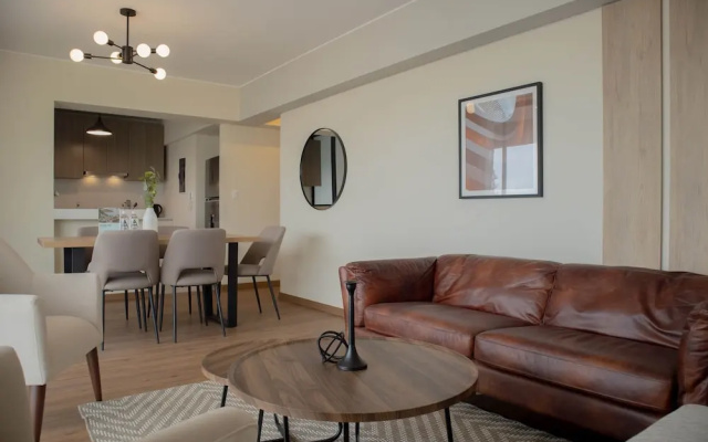 w Modern 3BR w Balcony Near Kennedy Park