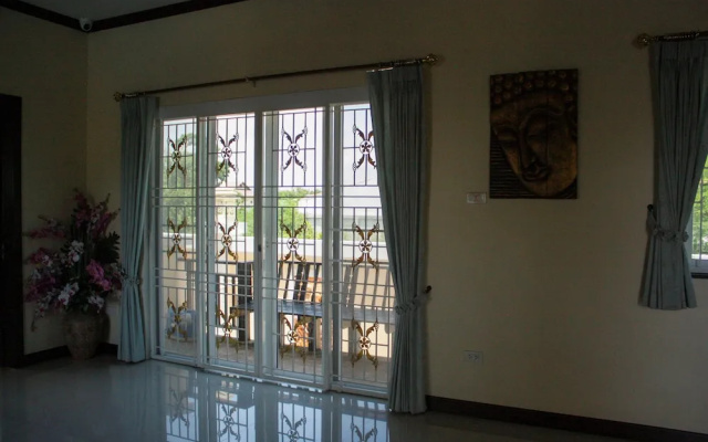 Ban Steven Pool Villa Cha Am