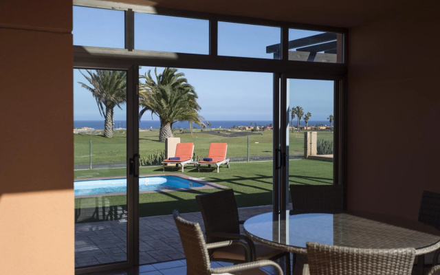 Villa Tamarindos: Large Heated Private Pool, Sea Views, A/C, WiFi