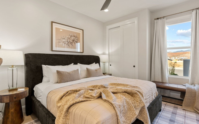 Isle Be Back 6 Bedroom Townhouse