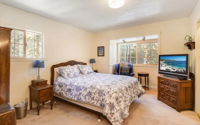 Woodside Hideout Hop Away From Activities