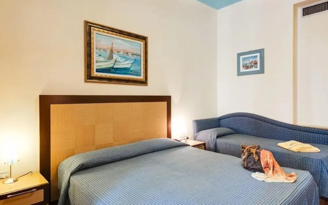 Hotel Aris