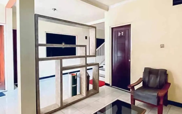 RedDoorz Syariah near T1 Juanda Airport 2