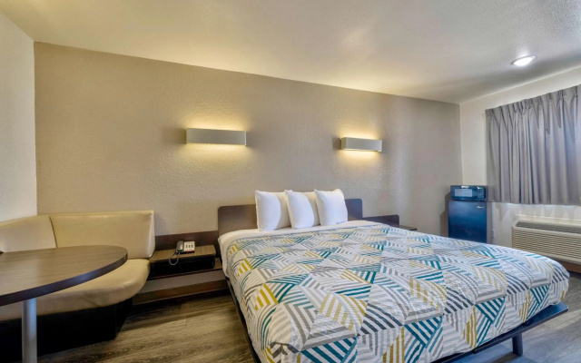 Motel 6 Bryan, TX - College Station