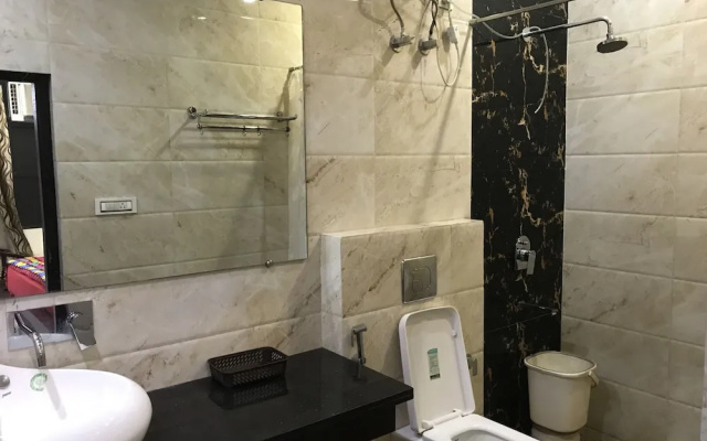 Oyo 27864 Hotel Samrat