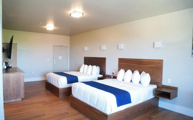 Splash Canyon Hotel