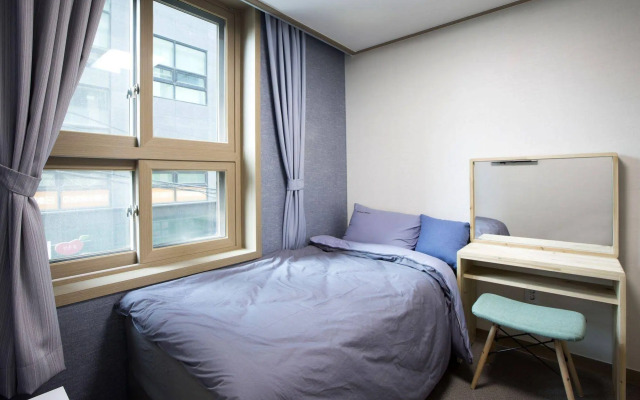 24 Guesthouse Sinchon
