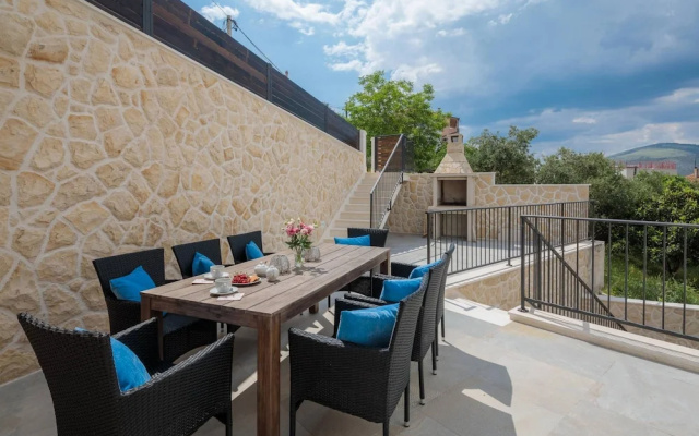 Villa Salt - 8 2 Heated Pool Trogir Near Beach