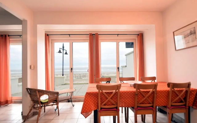 Seaside Stay w/ Large Terrace