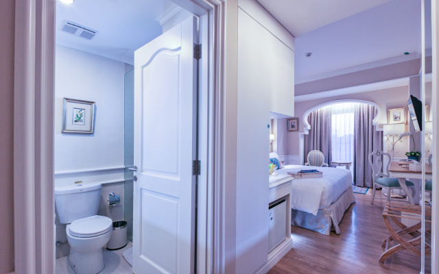Noor Hotel
