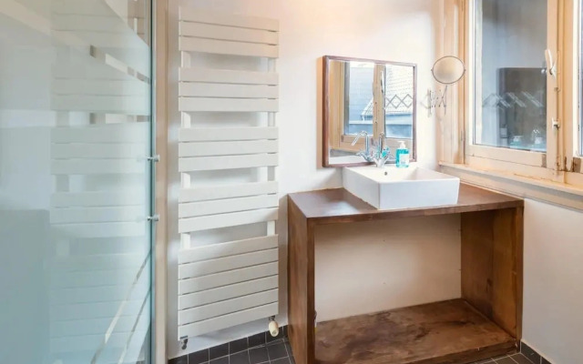 Charming 12 Person Apartment