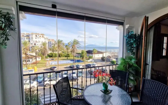 Cozy Seaside Apartment in Manilva