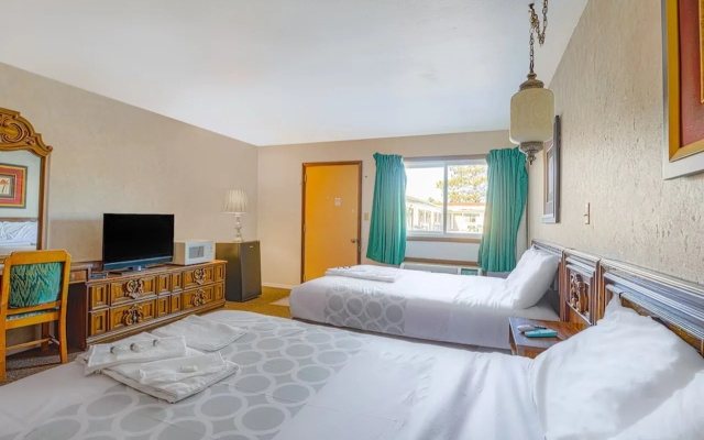 Four Seasons Motel