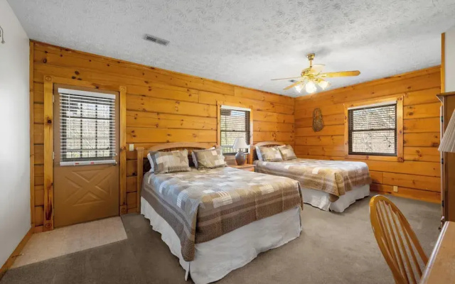 Country Pines Lodge