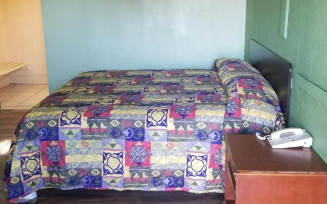 Trailway Motel