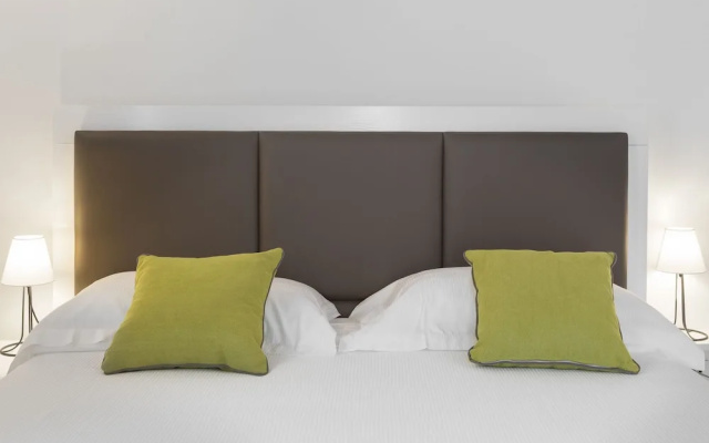 Interamnia Suites