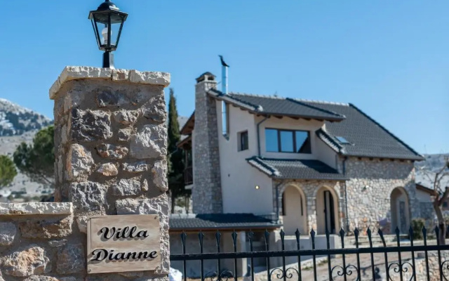 Villa Dianne Apt 2 Livadi Arachovas