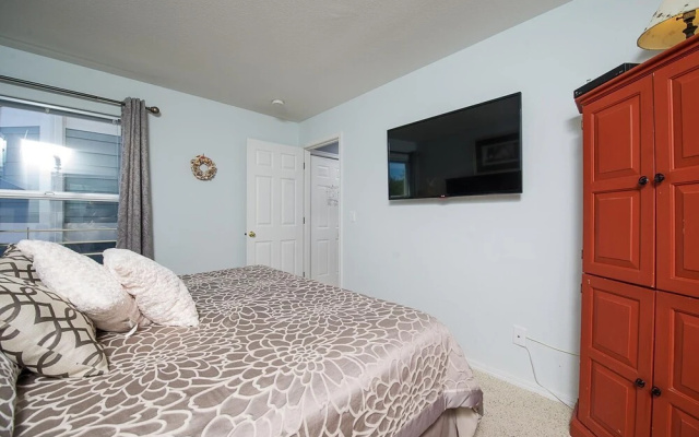 Waters Edge 214